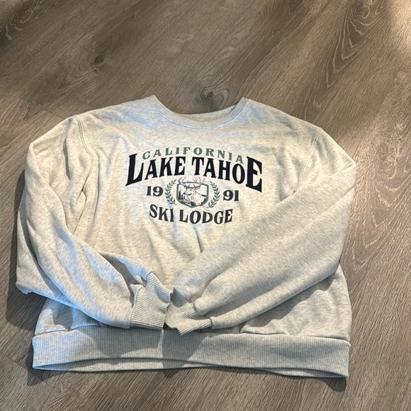 Hollister Sweaters - Hollister cropped crew neck